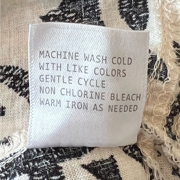 Christian Siriano Women's NY Boho Blouse -Black & White-Size Large - Picture 7 of 7